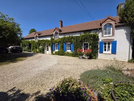 grande maison de charme à villevoques  256 m²  3 chambres