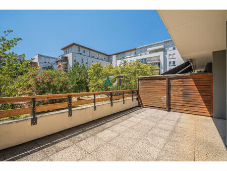 t2 avec terrasse de 20m²