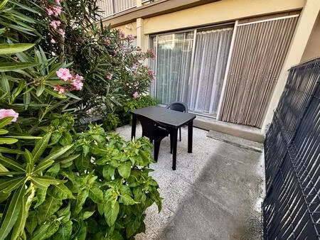 studio cabine avec jardin privatif