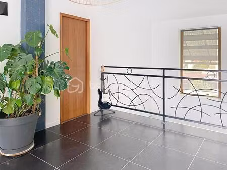 maison entierement renovee  tres econome en energie