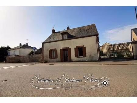 exclusivité - maison à rénover 3 chambres avec dépendances sur terrain d'environ 1042 m2