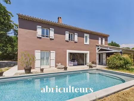 spacieuse villa de 200 m² avec piscine  dépendance et vue dégagée – callian