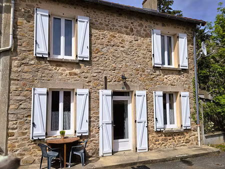haute-vienne : charmante maison de village mitoyenne avec 3 chambres et combles aménagés  