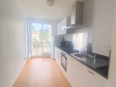 - pau - rue d'etigny - t2 de 54 m2 avec place de parking -