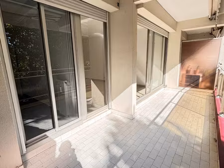 location appartement 3 pièces 80 m² à marseille 8 (13008)