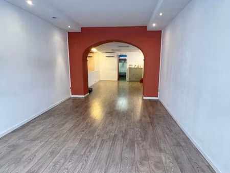 location local industriel 56 m² à marseille 7 (13007)