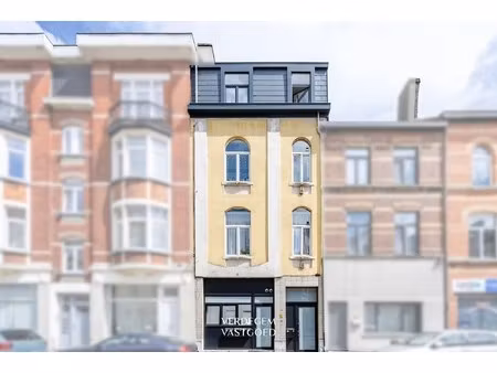 opbrengsteigendom met 4 appartementen  verder af te werken