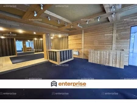 location commerce amiens 80000 160m²