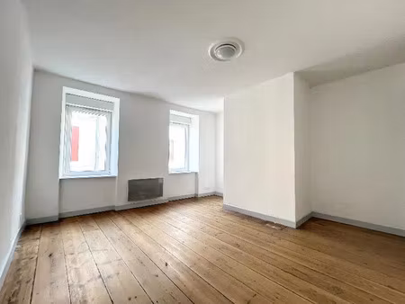 location maison 5 pièces 105 m² à anglade (33390)