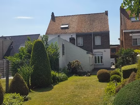 super sympathieke woning met grote tuin en ongelooflijk veel potentieel!!!!