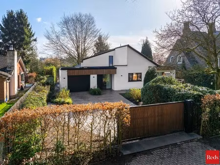 stijlvolle  energiezuinige woning met rondom heerlijke tuin