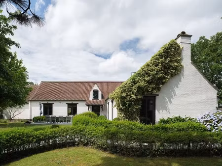 karaktervolle villa met 5 slaapkamers nabij ooidonk
