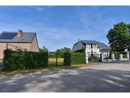 bouwkavel op toplocatie in neerharen met vergund project
