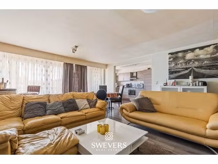 2-slaapkamerappartement van 94m² met garagebox in hartje beringen