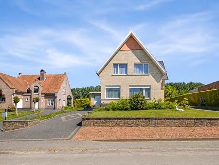 prachtig gelegen open bebouwing met achterliggende weide