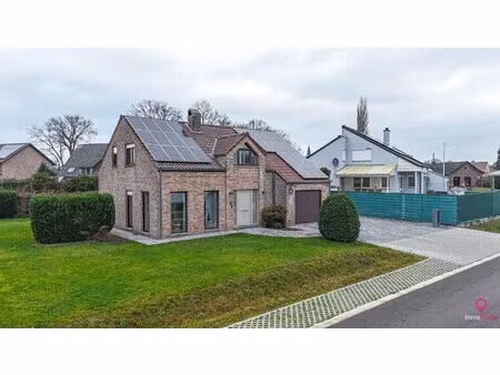 instapklare woning met 4 slpks  inpandige garage + kelder!