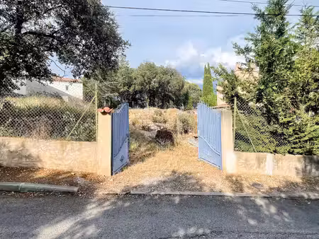 terrain - 636 m²