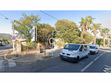 location parking toulon 83200