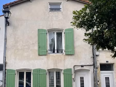 vente appartement 4 pièces 78 m² pons (17800)