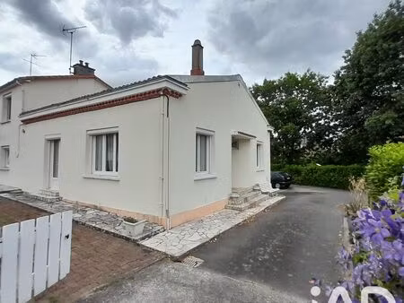 maison de ville à largeasse (79240)