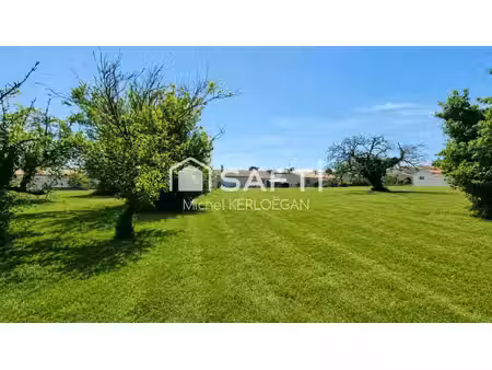 terrain plat 1635 m²
