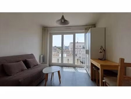 bordeaux - studio de 17 m² avec parking - lumineux et au calme