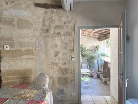 charmante maison de village avec terrasse et garage à 3 km d' uzès.