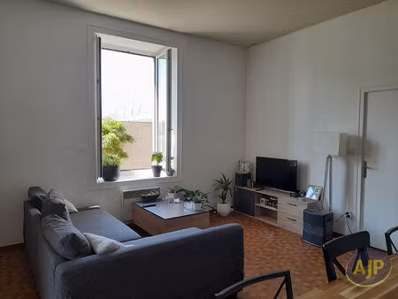 appartement t3 + cour