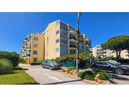 à louer en meuble fréjus (83)  appartement 4 pièces + parking + cave