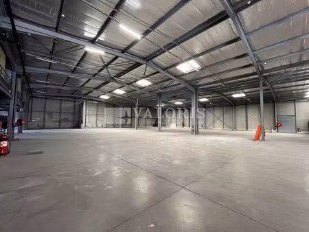location entrepôt aix en provence 13290 2400m²
