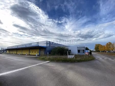 location entrepôt sevrey 71100 2703m²