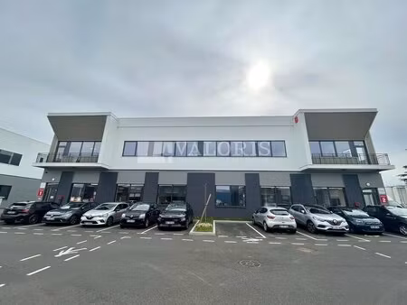 location local d’activités chassieu 69680 529m²