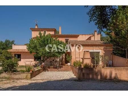 vente maison 8 pièces de 236m² - 13760 saint-cannat