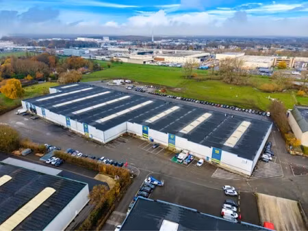 magazijn van 1.152 m² en kantoor 288m² nabij a12