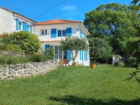 vente maison à saint-fort-sur-gironde (17240) : à vendre / 171m² saint-fort-sur-gironde
