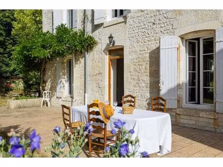 maison de famille du xix siècle au coeur de taillebourg