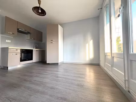 vente appartement 3 pièces 43m2 grenoble 38100 - 120000 € - surface privée