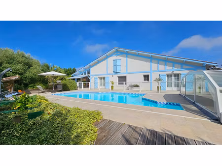 vente maison 6 pièces  245.00m²  castets