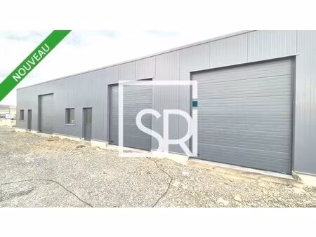 location entrepôt saint bonnet pres riom 63200 125m²