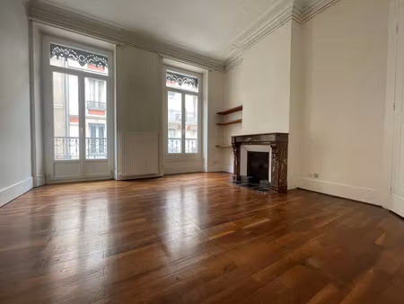 location appartement 2 pièces 55m2 grenoble 38000 - 666 € - surface privée