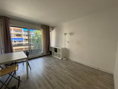 location appartement 1 pièce  21.00m²  paris 17