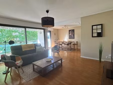 - pau - quartier trespoey - t3 de 100m2 avec terrasse