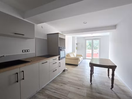 appartement rénové au centre-ville de saint-palais