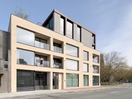 appartement te koop in knokke-heist met 2 slaapkamers