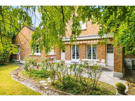 maison familiale de caractère sur une parcelle exceptionnelle de plus de 1 500 m²