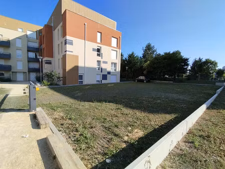 18 places de parking proche facs de medecine