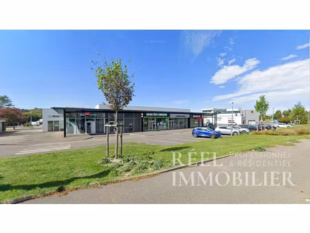 location commerce 1 pièce 80 m² à auch (32000)