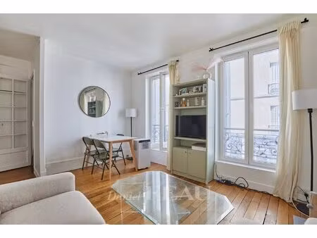 paris 7 - charmant 2 pièces - calme et lumineux