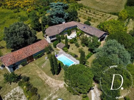 superbe maison sans aucun voisin avec verger et piscine