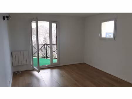 à magny-le-hongre (77)  appartement petite surface à louer